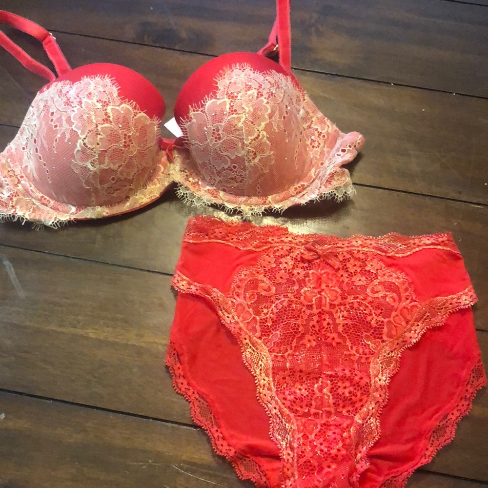 Victoria’s Secret Dream Angels Bra ( set )